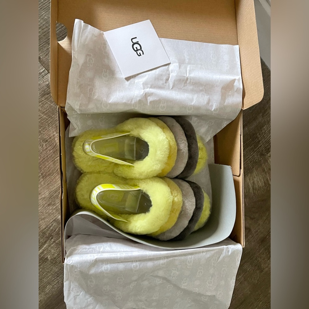 NIB Ugg Fluff Yeah Slides in Lime Green